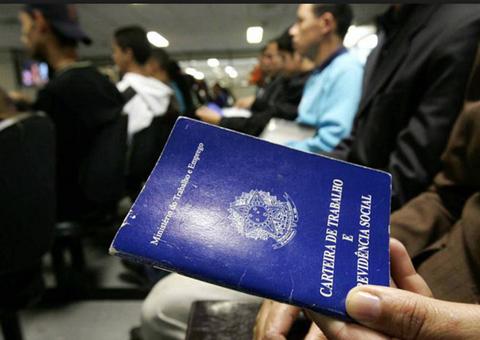 Brasil criou 115,8 mil empregos em abril, anuncia Temer