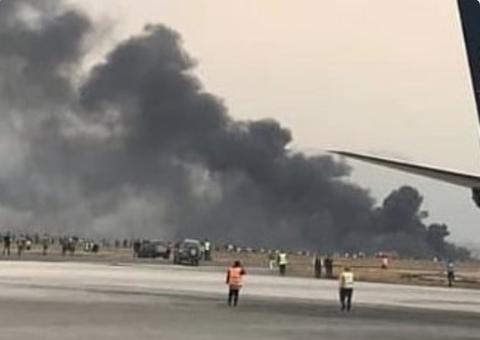 Avião com 113 pessoas a bordo cai após decolagem em Cuba 