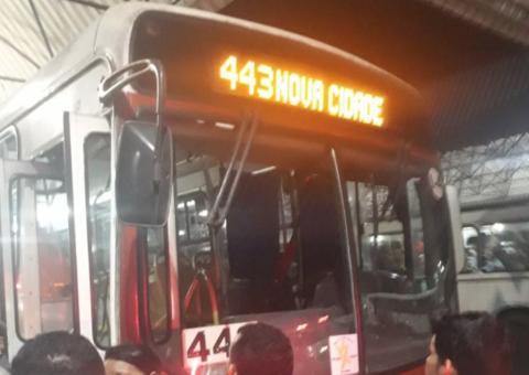 Grupo de adolescentes é apreendido suspeito de assaltar ônibus e ferir passageiros em Manaus