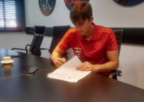 César renova contrato com o Flamengo até abril de 2022 