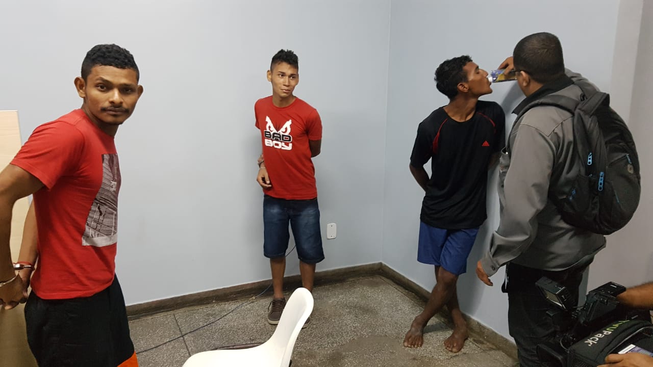 Soldados da FDN são presos com submetralhadora e confessam execução de rivais em Manaus