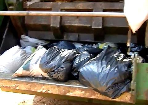  Funcionário joga R$ 70 mil no lixo por engano e dinheiro é recuperado