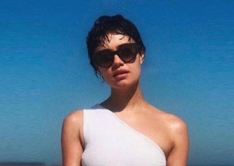 Em foto rara de biquíni, Sophie Charlotte mostra barriga sarada