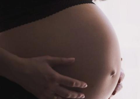 Homem é preso suspeito de esfaquear esposa grávida e matar bebê