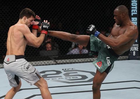 Brasileiro Demian Maia perde 3º luta no UFC e deixa octógono debaixo de vaias