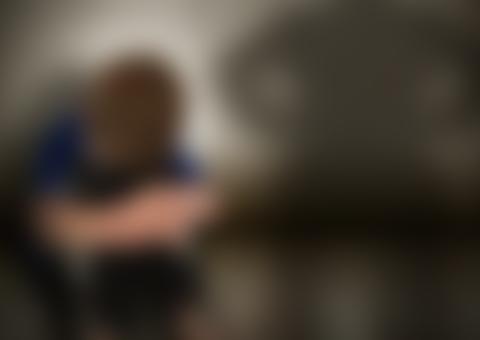 Marido é preso acusado de forçar mulher a fazer sexo com próprio filho de 10 anos