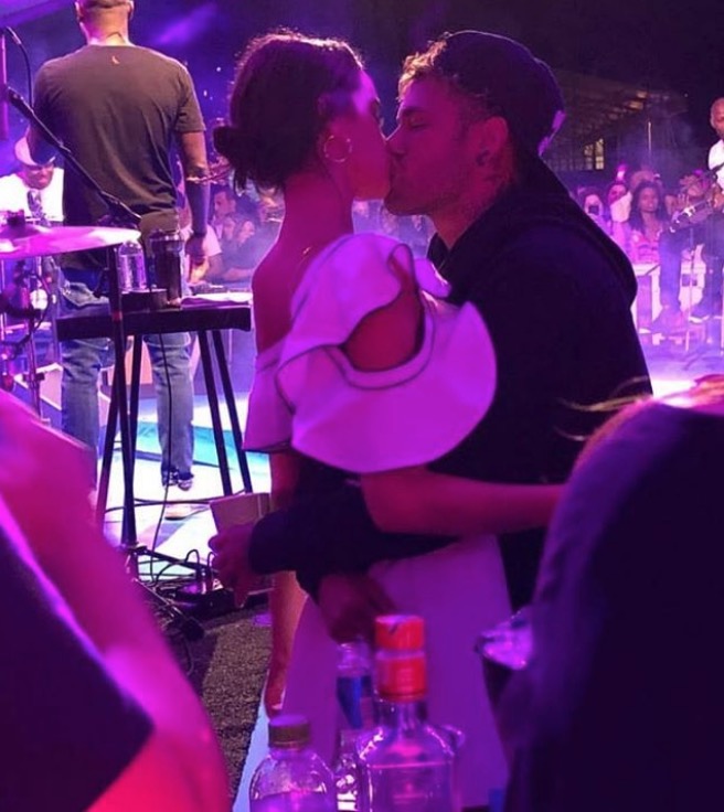 Bruna Marquezine e Neymar namoram muito em show antes de craque ir para concentração