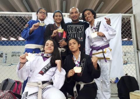 Atletas de jiu-jitsu do Abrigo Moacyr Alves participam de Campeonato Profissional em Manaus