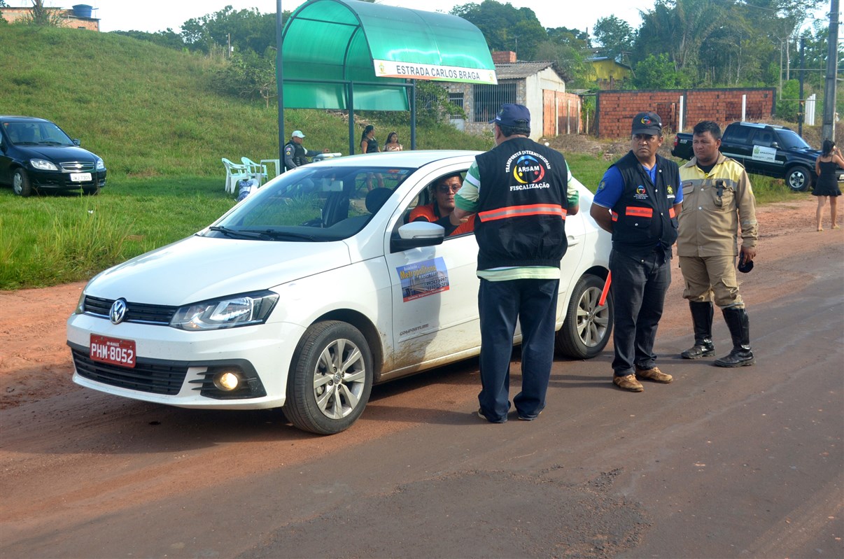 Arsam notifica mais de 20 veículos irregulares durante operação no Amazonas 