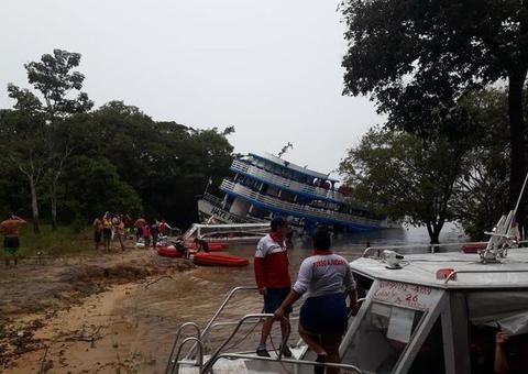 No Amazonas, Marinha abre inquérito para investigar causa de naufrágio na Praia da Lua