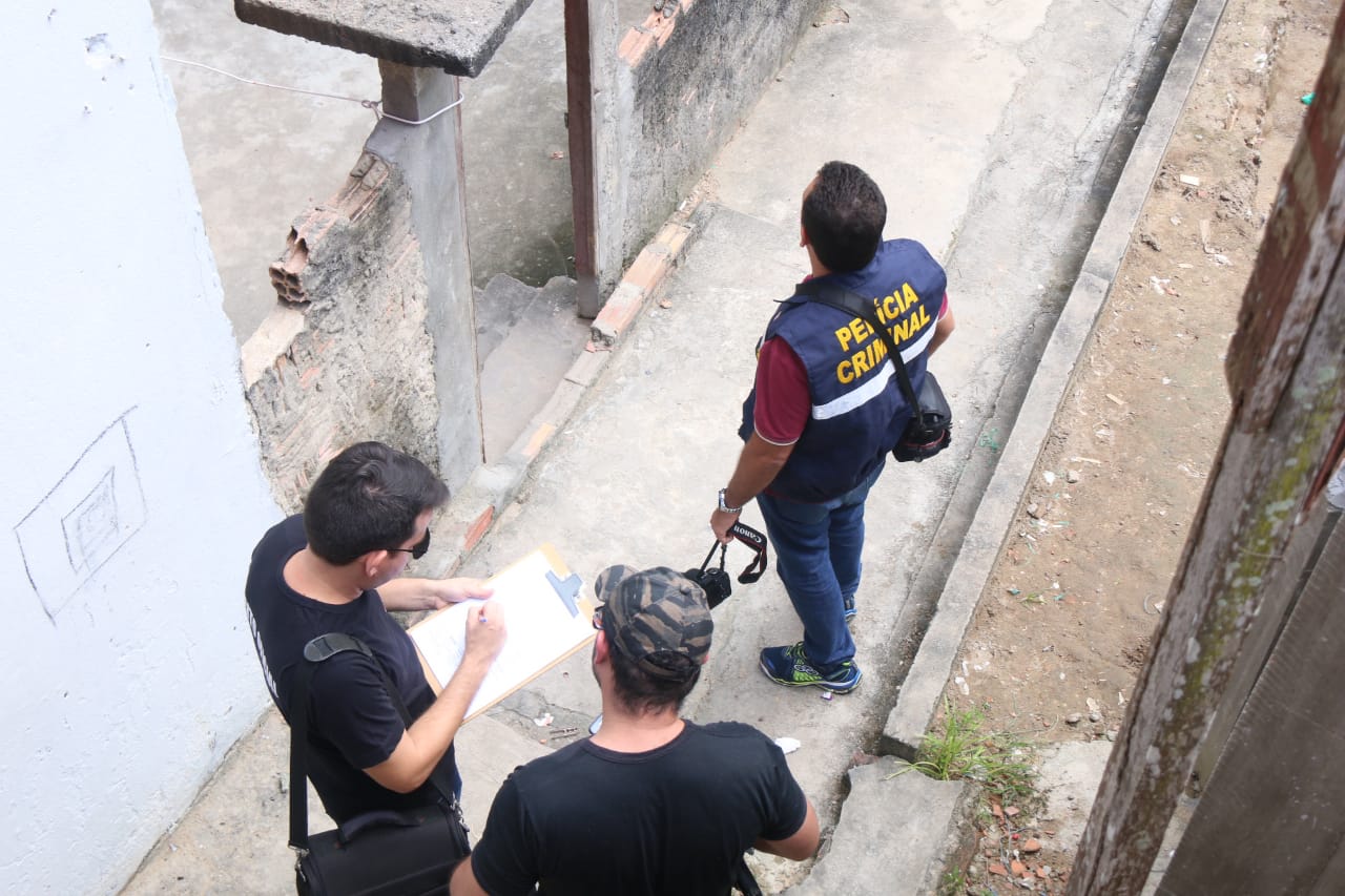 Nu, homem é encontrado morto dentro de apartamento em Manaus