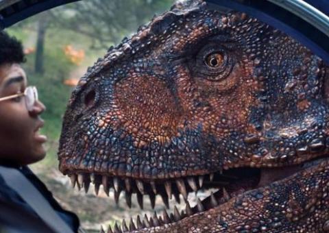 Dinossauros escapam do parque em vídeo inédito de Jurassic World 2