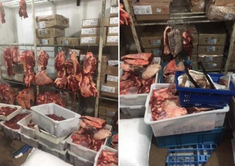 Mais de 400kg de carnes estragadas são apreendidos em supermercado de Manaus