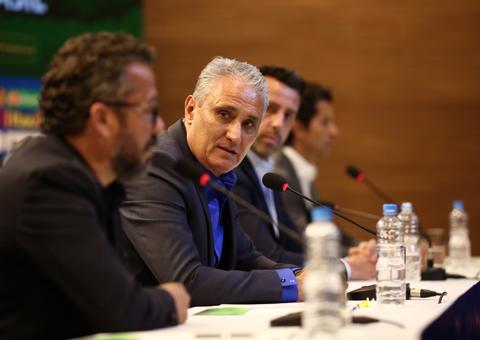 Premiação para jogadores da seleção só com a vaga na final e título