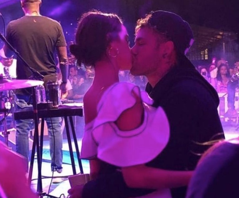 Bruna Marquezine manda retirar mulheres solteiras de área vip onde estava com Neymar