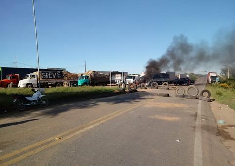 Caminhoneiros voltam a protestar em 14 estados contra alta do diesel  