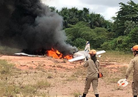Bombeiros não descartam vítimas em acidente de avião em Manaus
