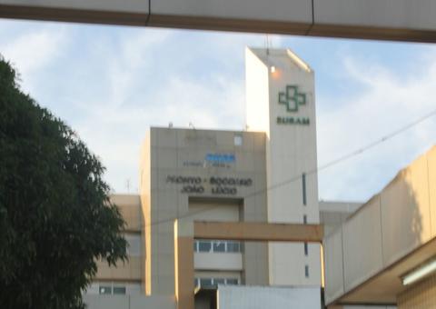 Jovem é atropelada por motocicleta em faixa de pedestres na Avenida das Torres