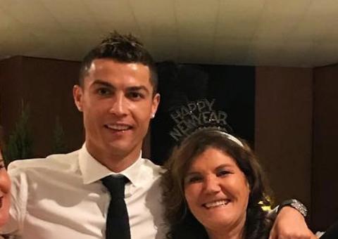 'Tentei abortar quando estava grávida do Cristiano Ronaldo', diz dona Dolores