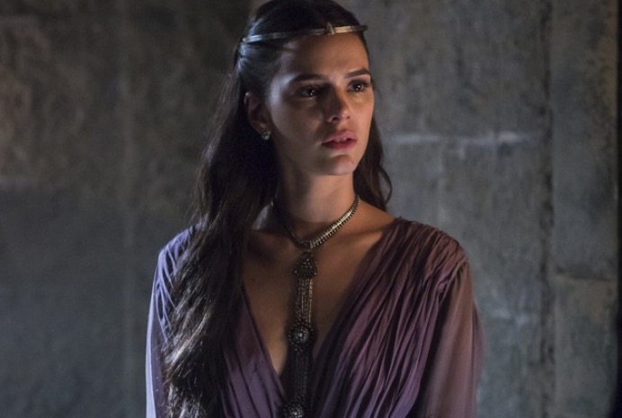 Bruna Marquezine dá trabalho na Globo por causa de atrasos