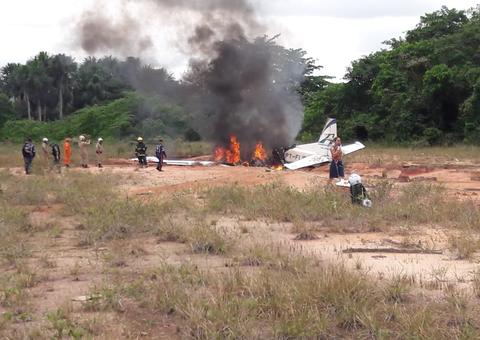 Piloto vítima de queda de avião em Manaus é transferido para hospital da Aeronáutica