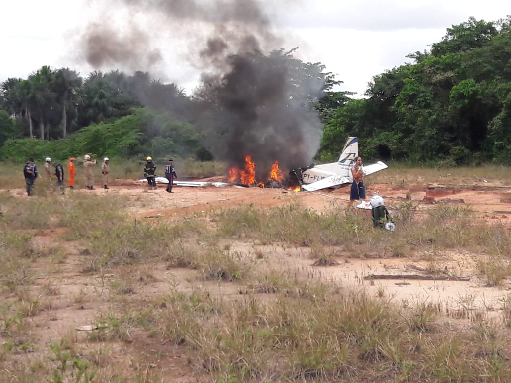 Piloto vítima de queda de avião em Manaus é transferido para hospital da Aeronáutica
