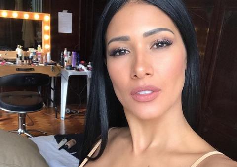 Simaria aparece em foto rara com marido em praia na Espanha