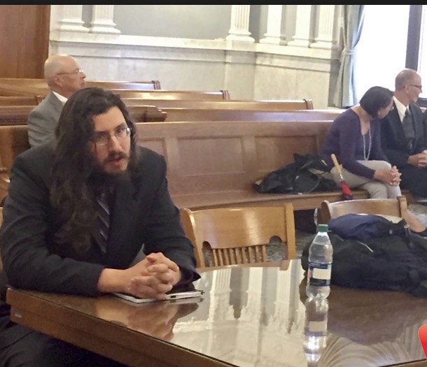 Casal ganha na Justiça direito de expulsar filho de casa