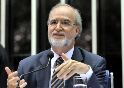 Eduardo Azeredo é considerado foragido pela Polícia