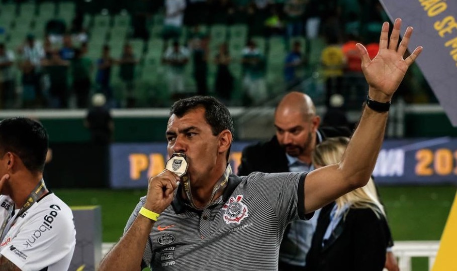 Carille queria ficar até a parada da Copa no Corinthians, mas Andrés recusou