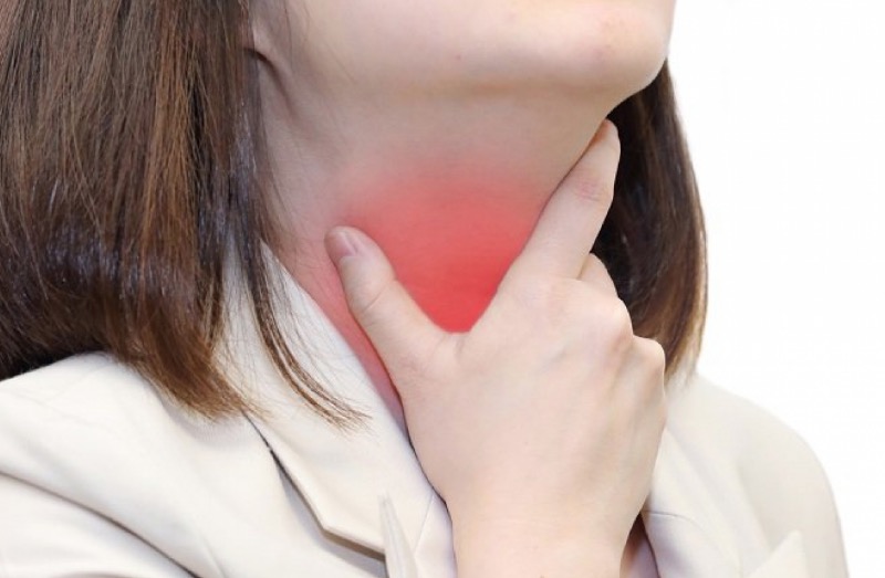 Garganta inflamada pode indicar doenças cardíacas. Entenda