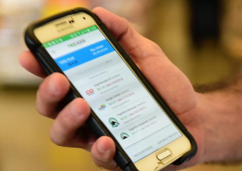 Aplicativo que converte troco de compras em passagem de ônibus conquista mercado em Manaus