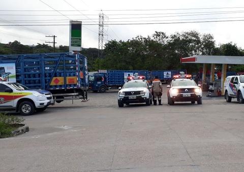 Em Manaus, caminhoneiros bloqueiam entrada de refinaria durante protesto