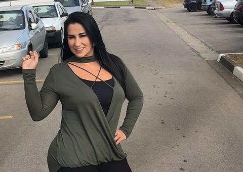 Fabíola Gadelha exige regalias na Record e se recusa a tirar fotos com fãs