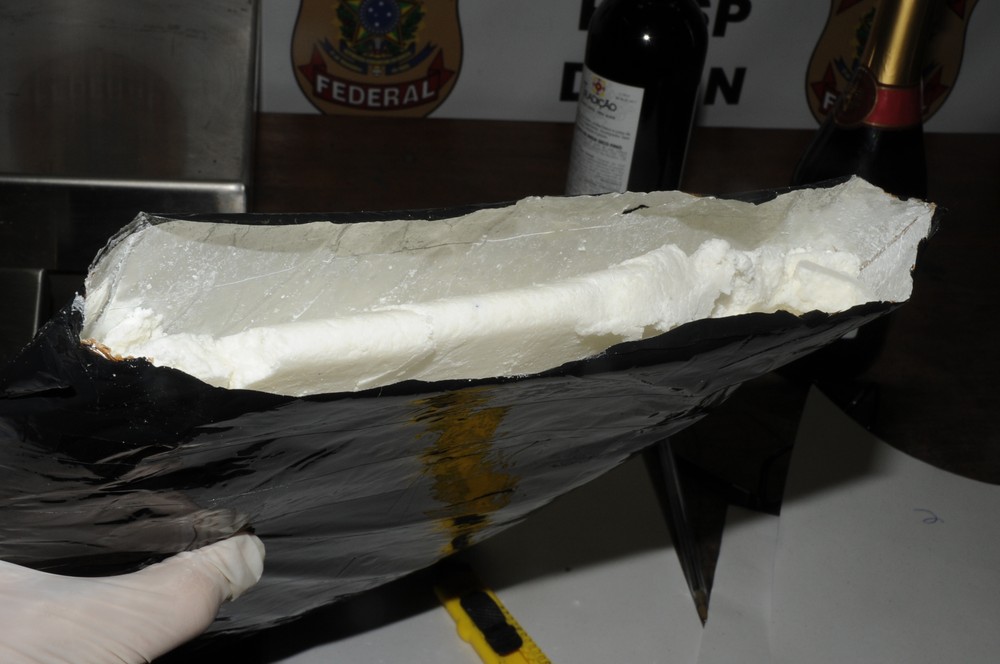 PF prende idoso em avião com 2 kg de cocaína  