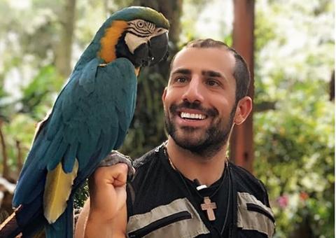 Fãs de ex-bbb Kaysar fazem vaquinha para arrecadar R$ 1 milhão para trazer família da Síria