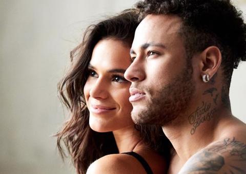 Bruna Marquezine faz revelação sobre 1º beijo em Neymar: 'ousada'