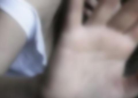 Homem é preso suspeito de estuprar filha de 12 anos enquanto mãe viajava