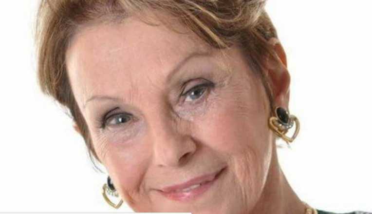 Com 65 anos de carreira, atriz pede emprego em rede social