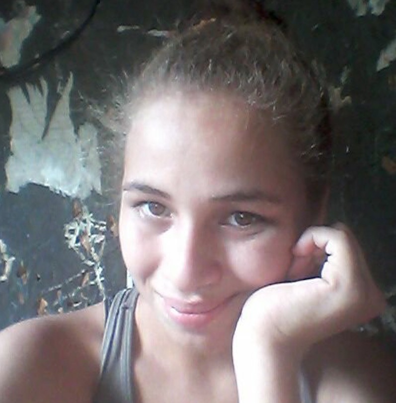 Adolescente desaparece após sair de casa para ir à escola em Manaus