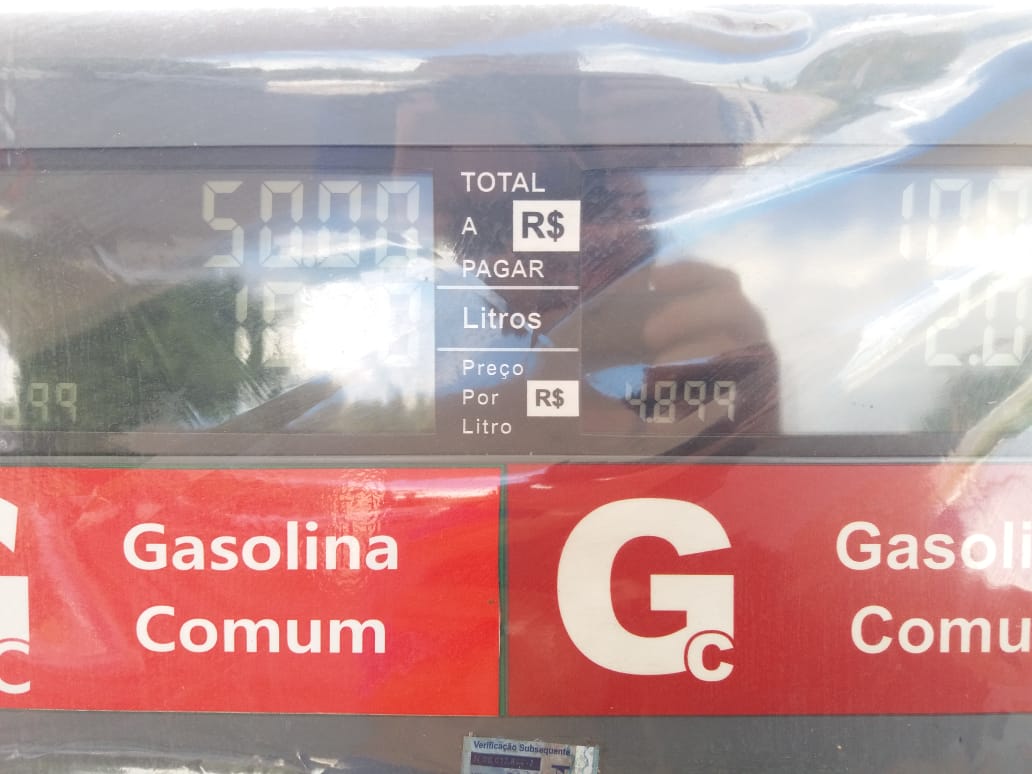 Procon e ANP lacram bombas em posto de combustível em bairro de Manaus