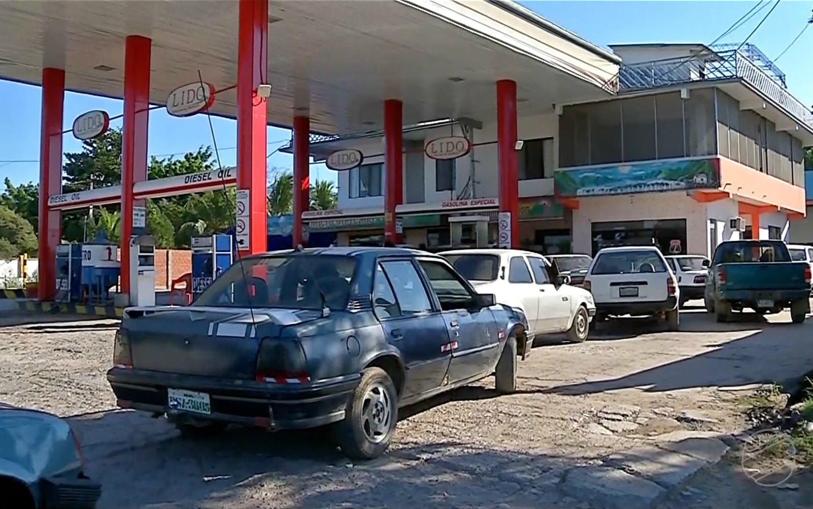 Moradores de MS vão ao Paraguai e à Bolívia para abastecer os carrosL