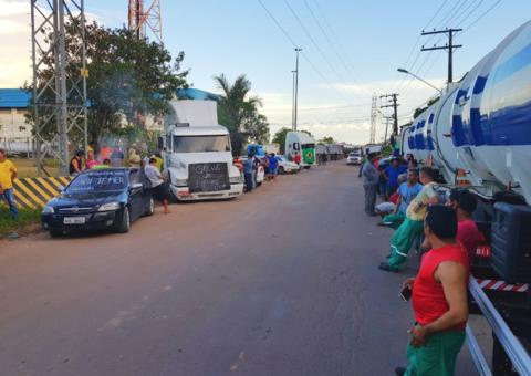 Caminhoneiros liberam combustível para transporte coletivo e abastecimentos para saúde no Amazonas