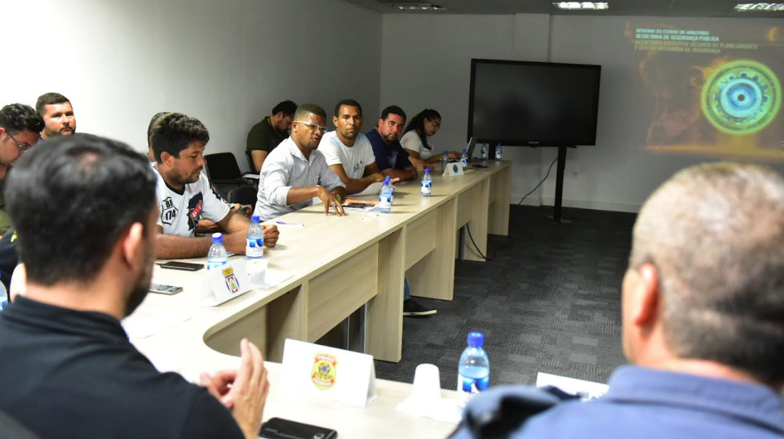 Caminhoneiros liberam combustível para transporte coletivo e abastecimentos para saúde no Amazonas