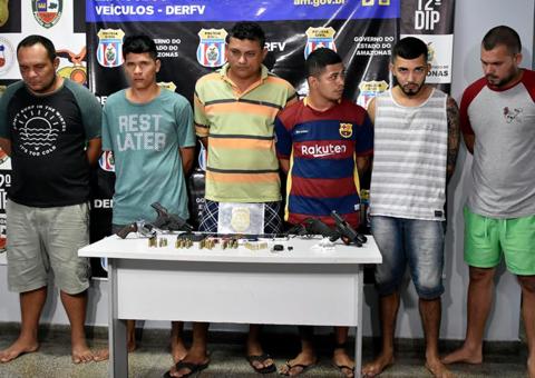 Integrantes de facção criminosa são presos com armas e carros roubados em Manaus