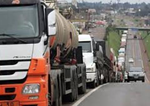 Cade vai investigar se houve locaute na greve dos caminheiros