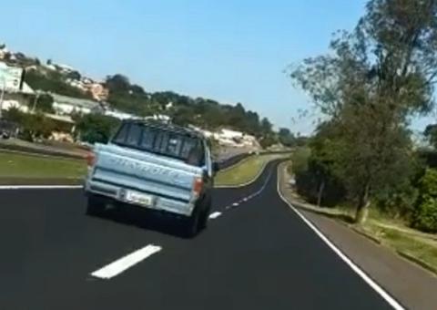Vídeo mostra fuga de PM aposentado que atirou em caminhoneiro durante protesto