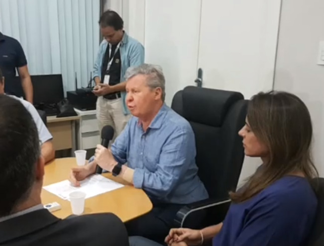 Prefeito decreta estado de emergência em Manaus por conta da greve dos caminhoneiros
