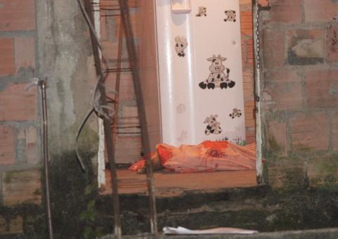 Jovem é assassinado a tiros enquanto bebia com amigos em Manaus