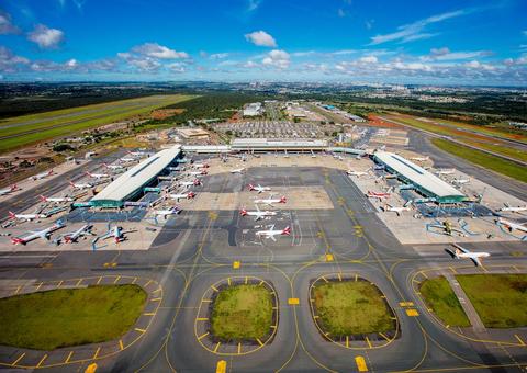 Onze aeroportos continuam sem combustível neste sábado, informa Infraero